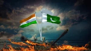 পাকিস্তান ও ভারতের সীমান্তে উত্তেজনা বৃদ্ধি পেয়েছে, কাশ্মীর সীমান্তে সাম্প্রতিক সংঘর্ষের পর দুই দেশের সম্পর্ক আরও খারাপ হয়েছে, দুটি পারমাণবিক শক্তির দেশের মধ্যে পরিস্থিতি শান্ত করার জন্য আন্তর্জাতিক সম্প্রদায়ের হস্তক্ষেপ প্রয়োজন, সীমান্তে নিরাপত্তা ব্যবস্থা আরও কঠোর করা হয়েছে, তবে এখনও দুই দেশের মধ্যে কোনো আলোচনা শুরু হয়নি।